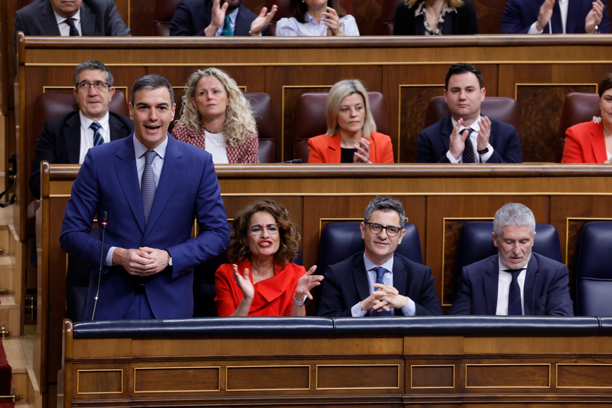 Editorial: «Se buscan cinco socialistas honrados»